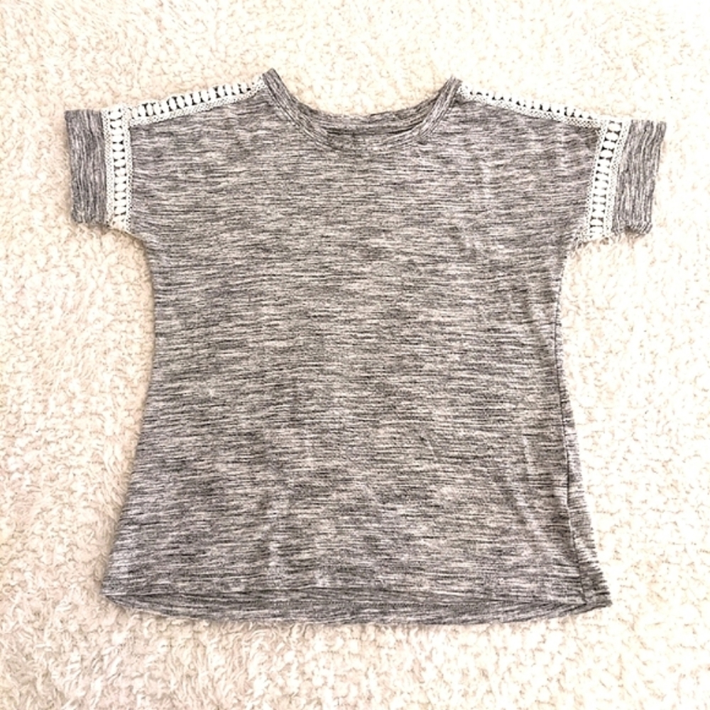 Old Navy Relaxed Crochet Trim Tee Girls size Small
